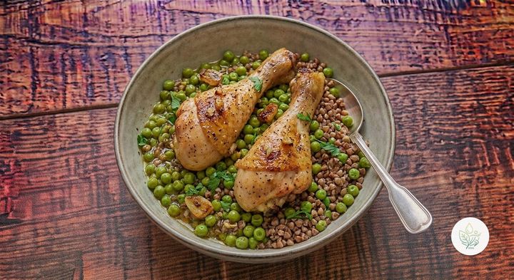 Pollo al Horno con Guisantes y Trigo Sarraceno